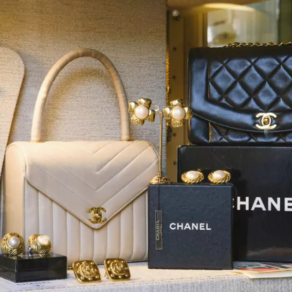 MBA in Global Luxury Brand Management MBA in Global Luxury Brand Management